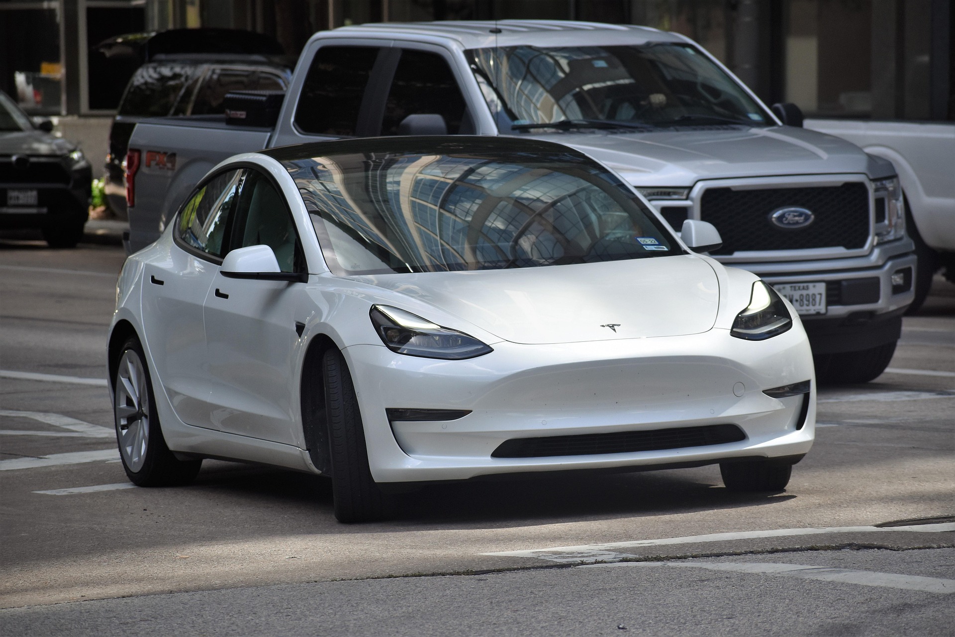 tesla-7584958_1920