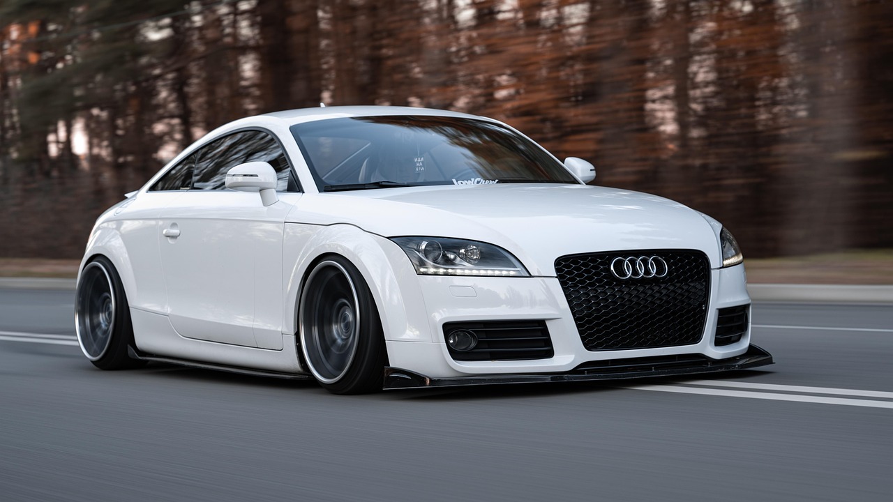 floms-car-6761801_1280